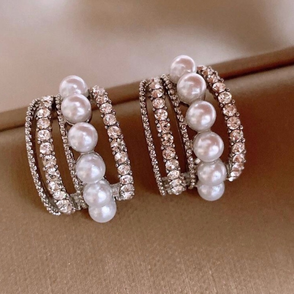 Elegant Silver and White Pearl Earrings